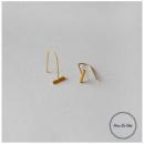 ピアス フレーム 揺れる ゴールド 真鍮 おしゃれ 通販