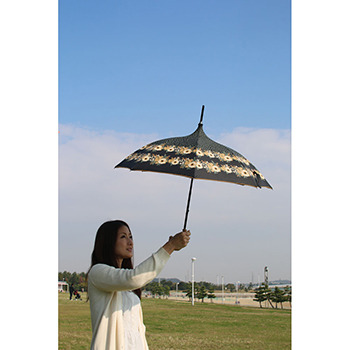 99%紫外線UVカット!日傘(ブーケ柄・花柄)晴雨兼用 アロマシール付 パゴダ傘 黒