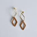 ピアス ダングル ロンブス BR 通販