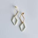 ピアス ダングル ロンブス WH 通販