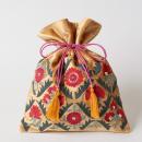 刺繍ベロア巾着袋 マスタード バッグ バック 雑貨 小物 コスメ 高さ35 通販