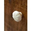 レトロノブ WH フラワー ドアノブ かわいい 水牛 おしゃれ DIY 白取っ手 花 ホワイト