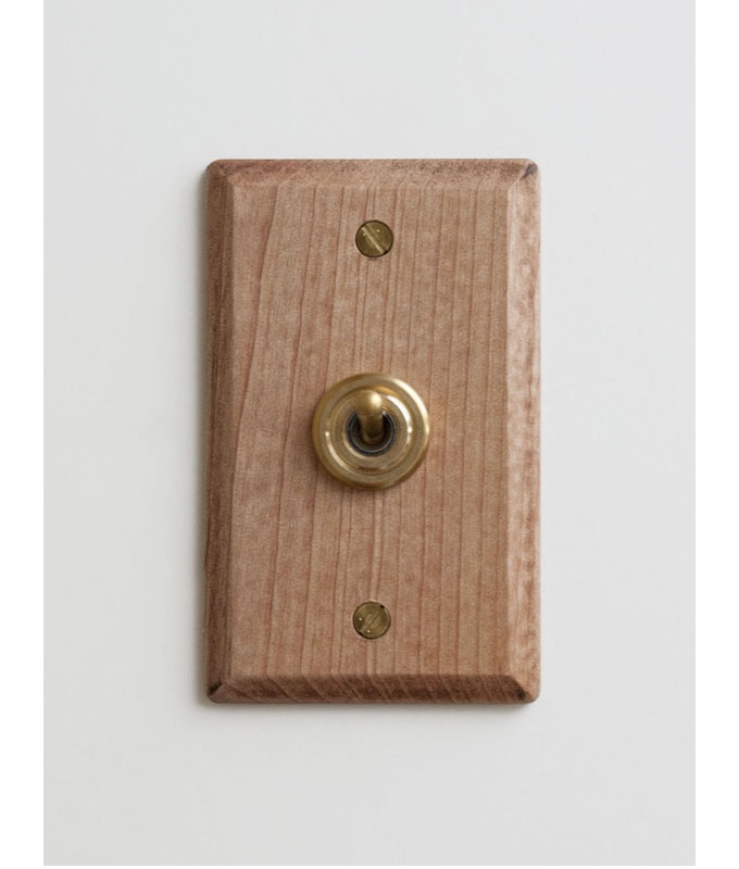 “ウッデンプレートスイッチ”