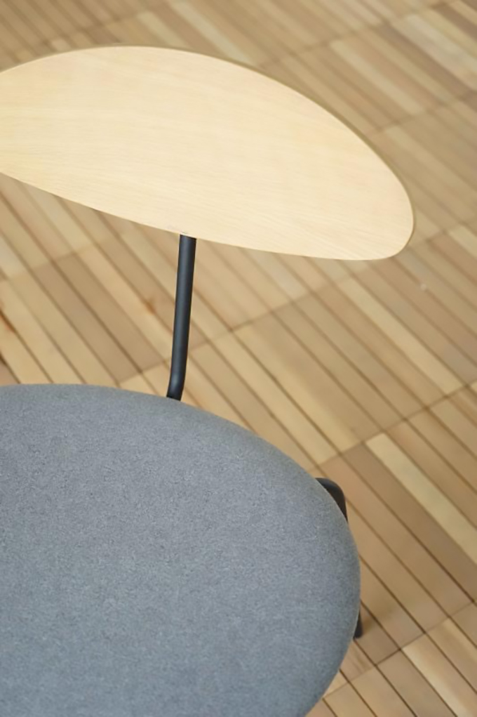 “アイアンウッドチェア”