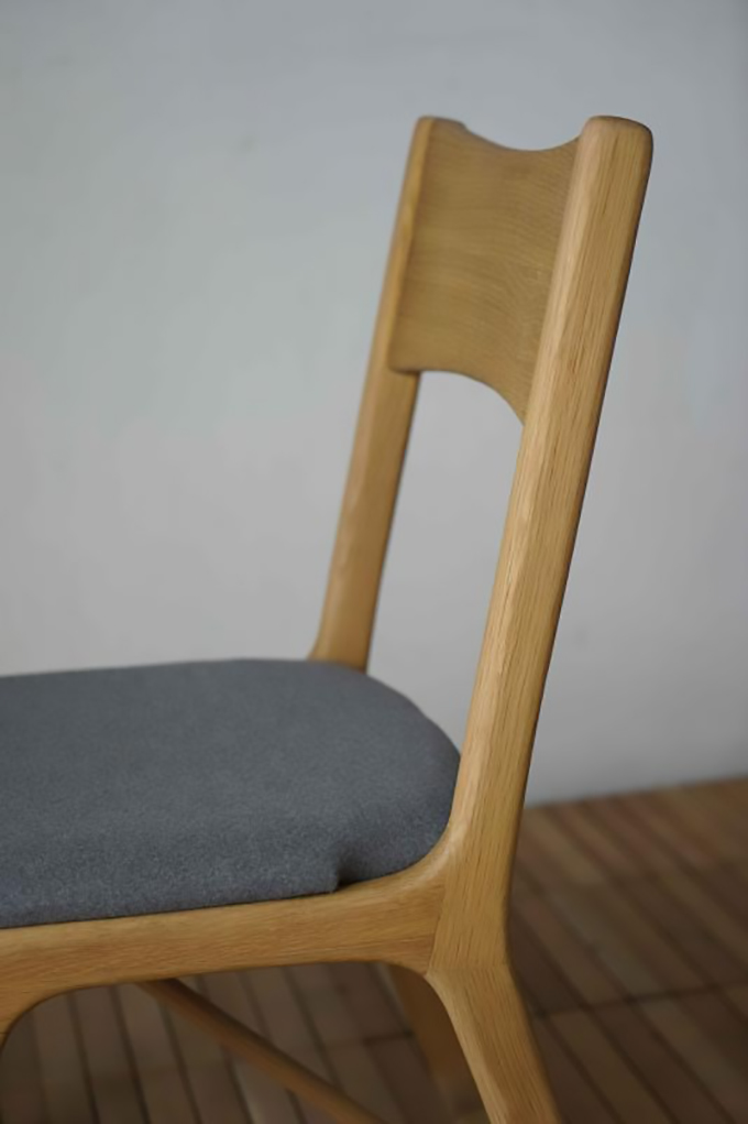 “木製ダイニングチェア”