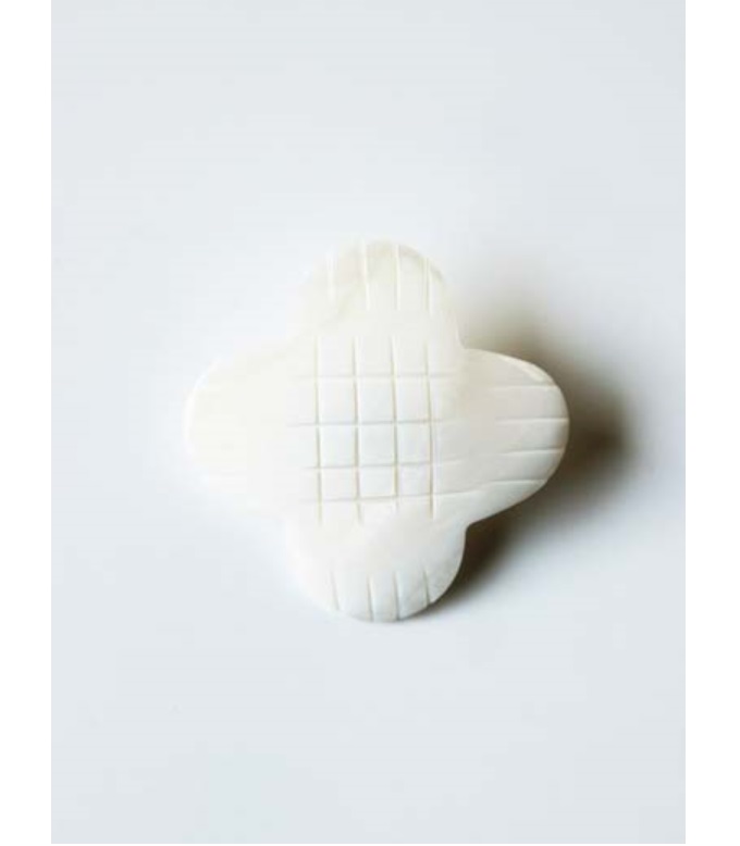 “シェルブローチ”