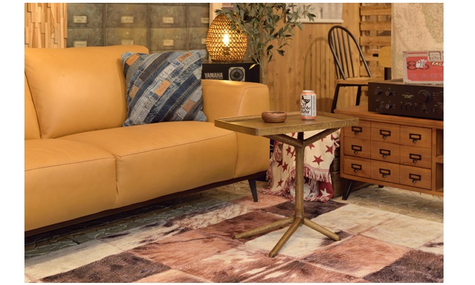 サイドテーブル