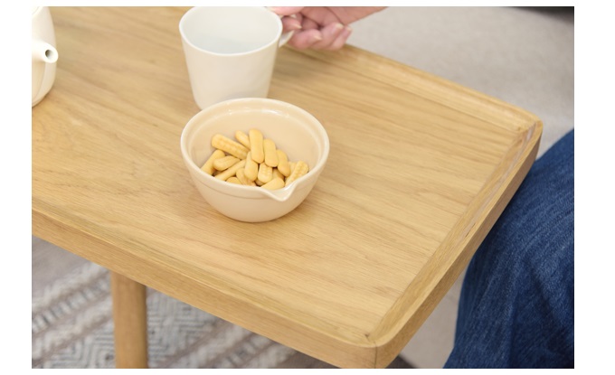 サイドテーブル