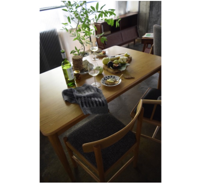 ダイニングテーブル