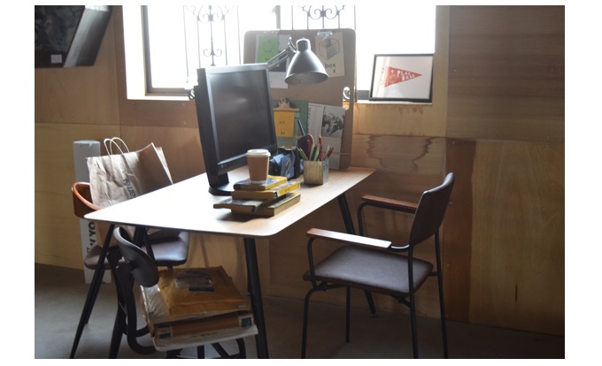 ダイニングテーブル