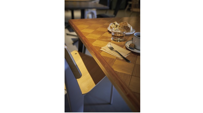 ジョーカー ダイニングテーブル