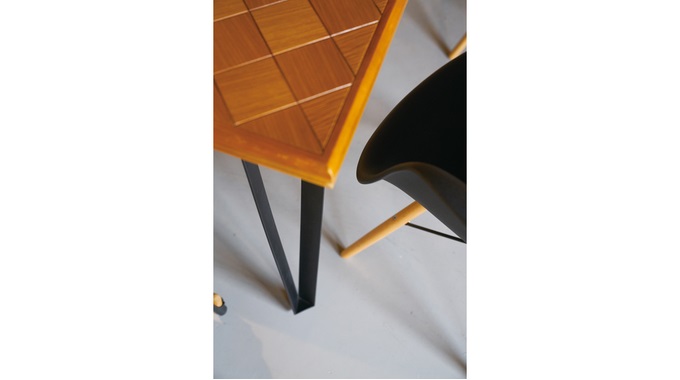 ジョーカー ダイニングテーブル