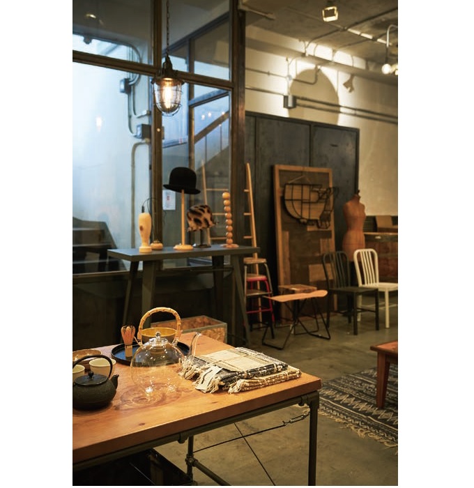 ダイニングテーブル