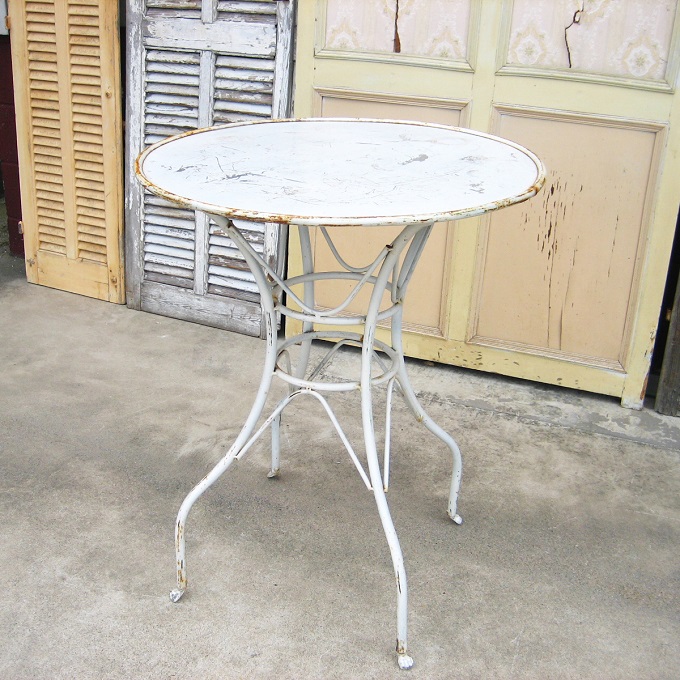 “アイアンテーブル”