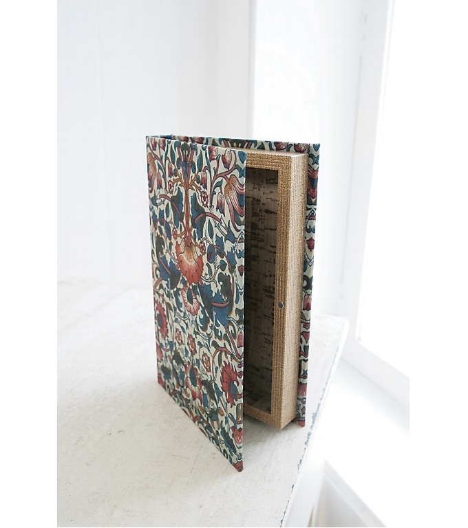 “ボタニカルシルク・ボックス”