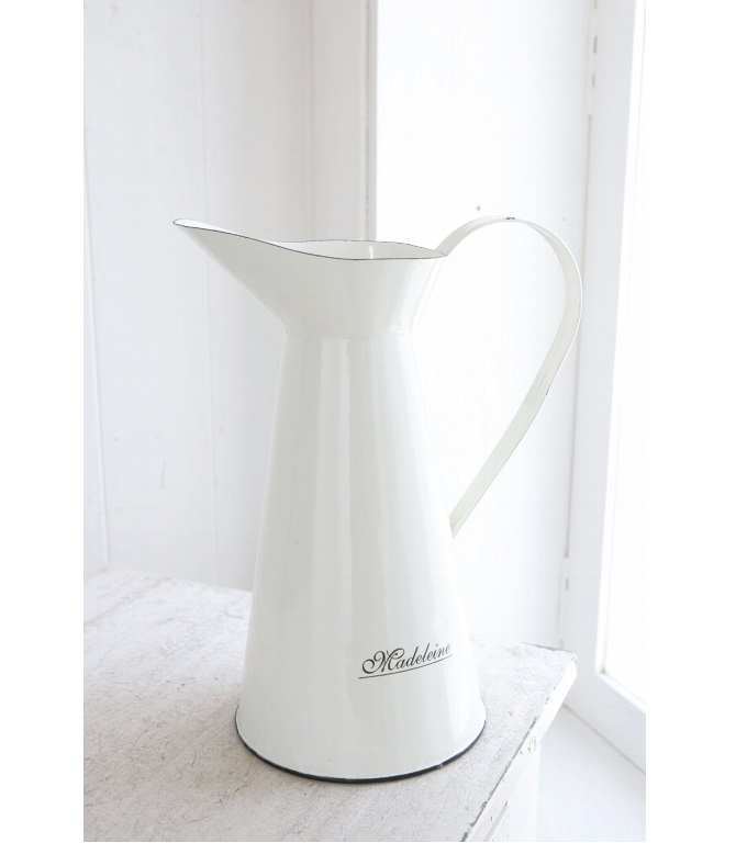 “アイボリー・ピッチャー”