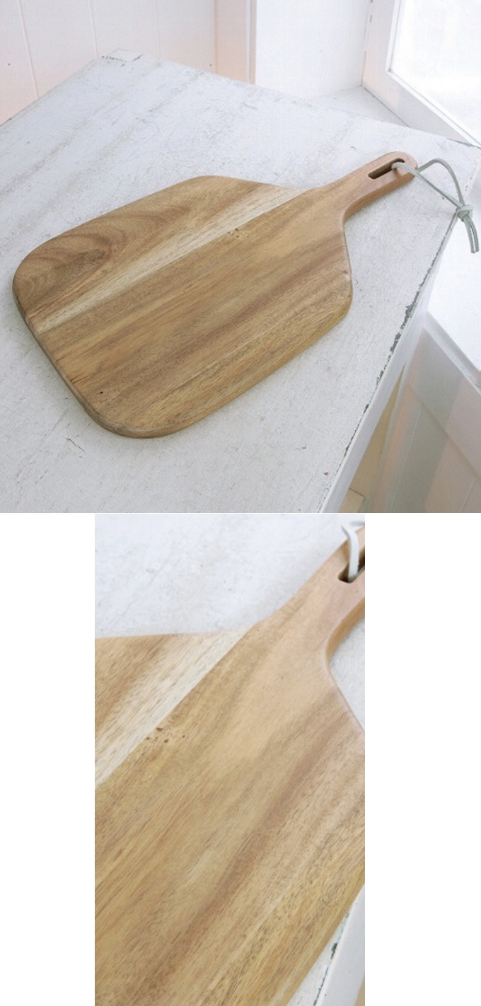 “アカシアカッティングボード”