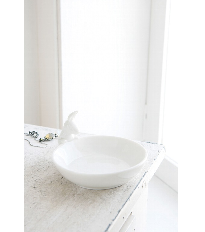 “ホワイトラビット・トレー”