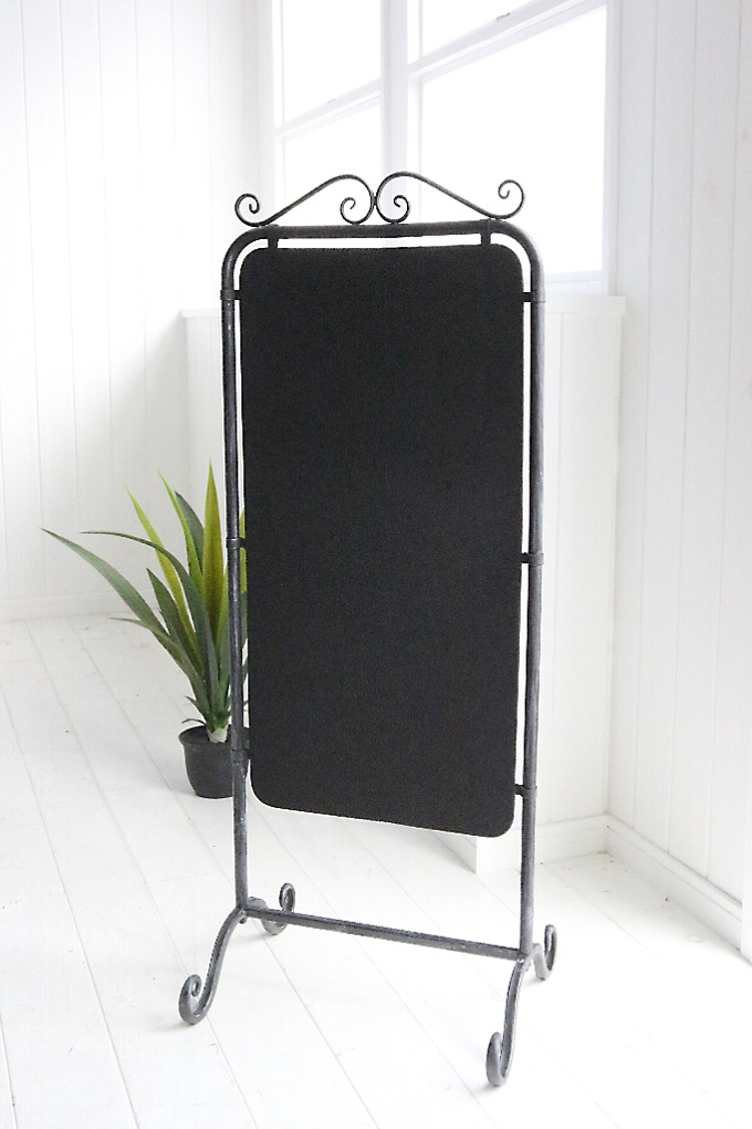 “スチール・オーバーサインボード”