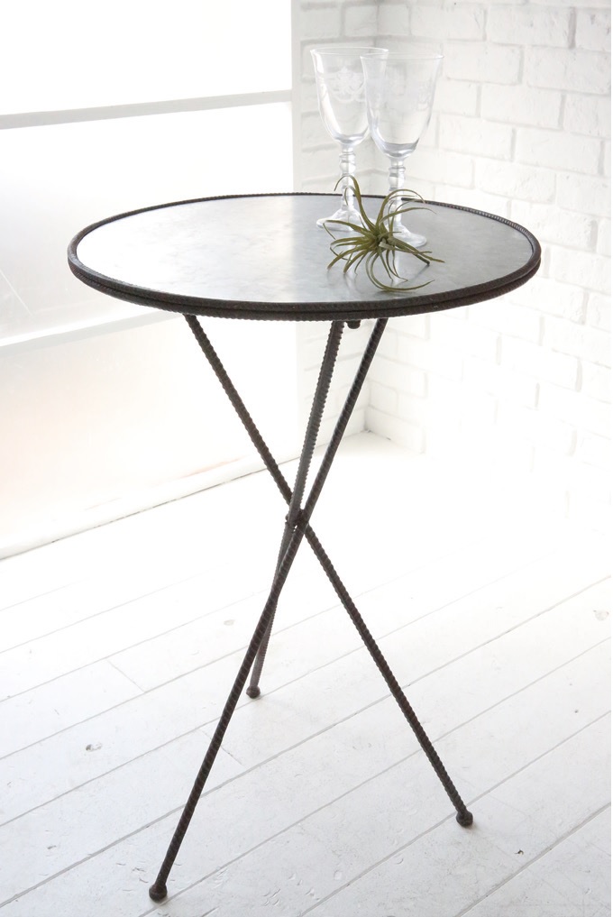 “ニットレッグ・ガーデンテーブル”