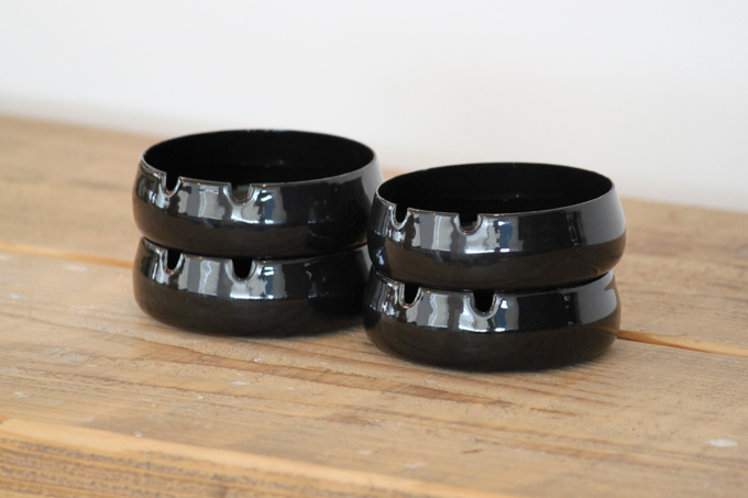 アンプリュスアッシュトレイ ホーロー ブラック