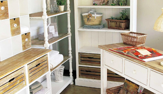 ナチュラルな白い家具