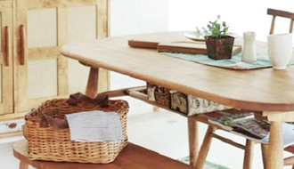 木製ナチュラルテーブル