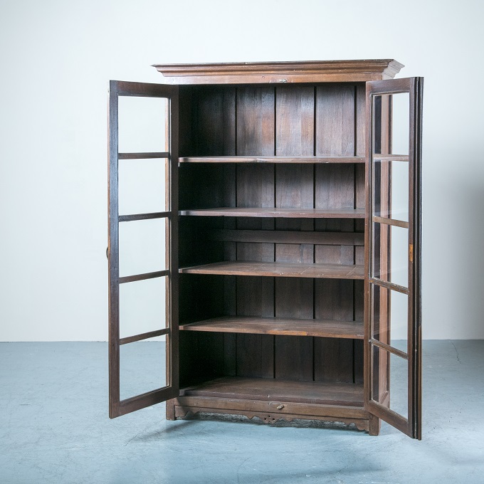 “ガラスキャビネット”