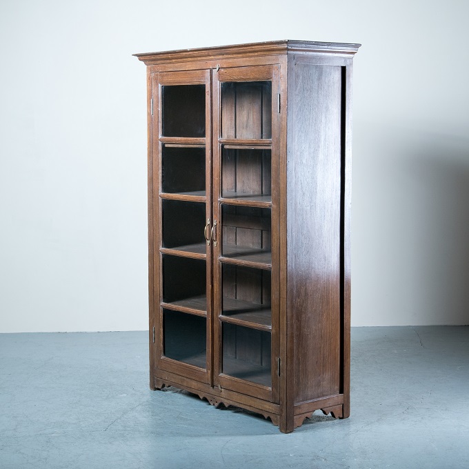 “ガラスキャビネット”