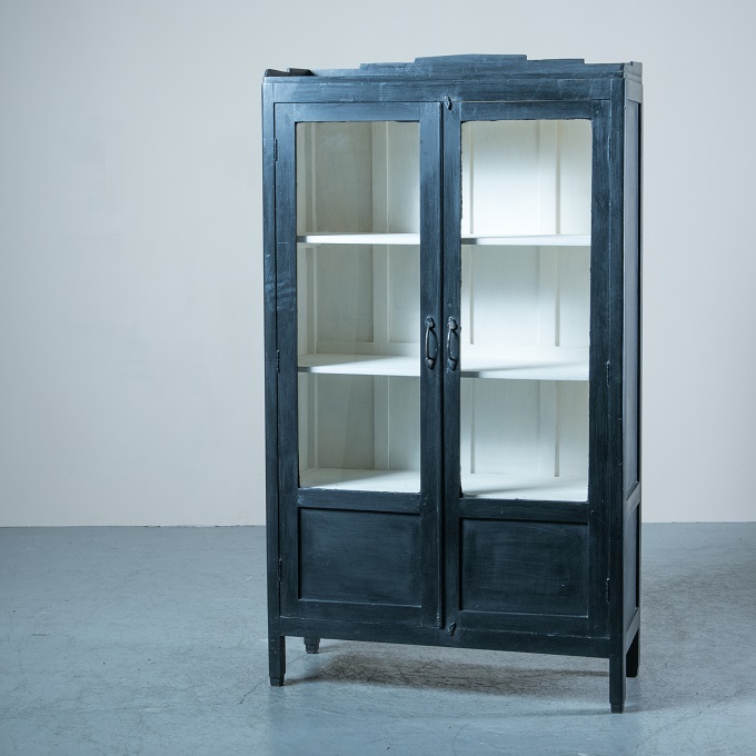 “ガラスキャビネット”