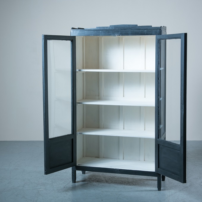 “ガラスキャビネット”