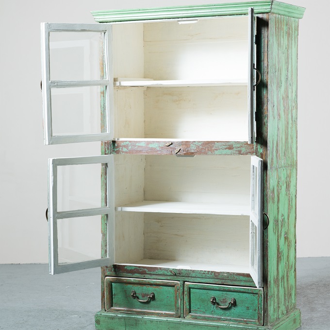 “ガラスキャビネット”