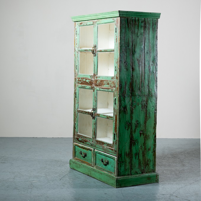 “ガラスキャビネット”