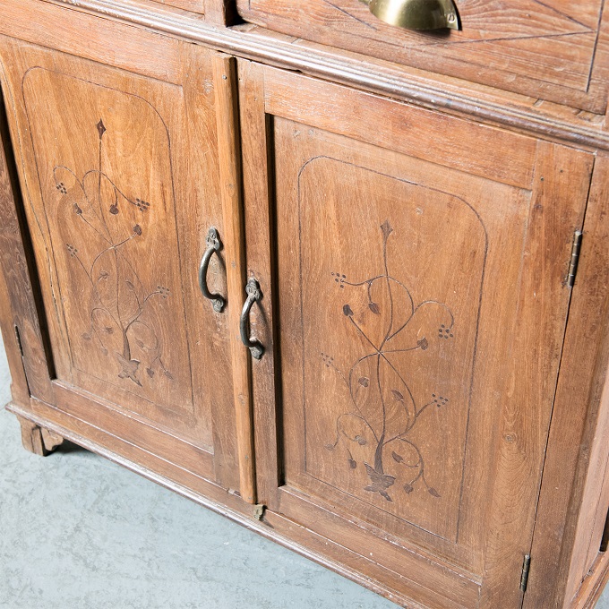 “ガラスキャビネット”