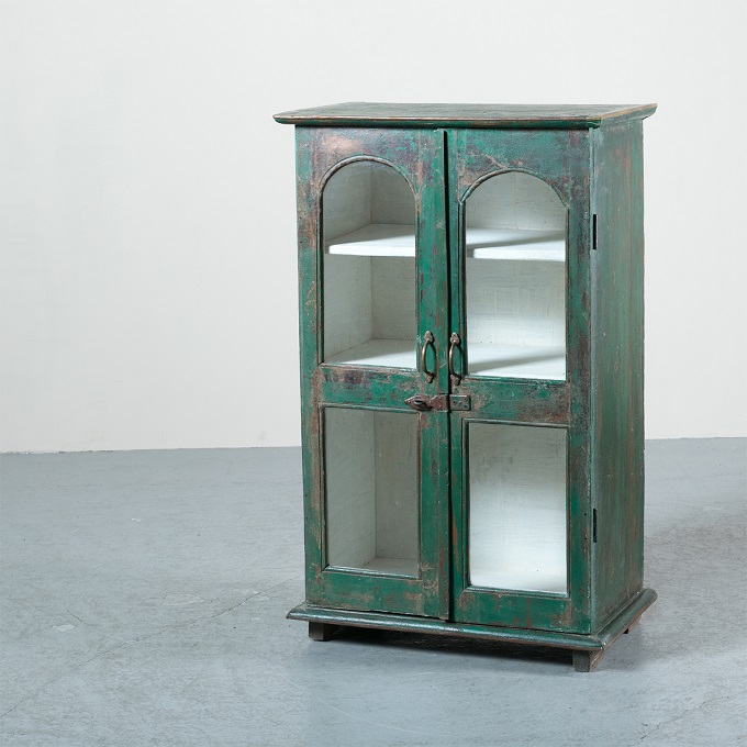 “ガラスキャビネット”