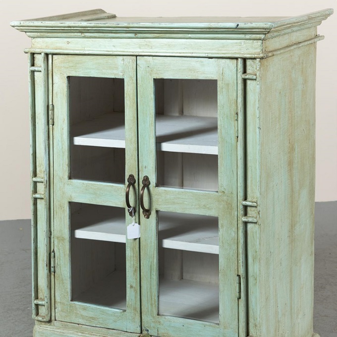 “ガラスキャビネット”