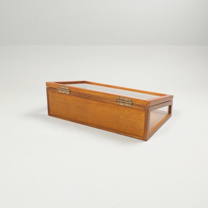 “ガラスケース”