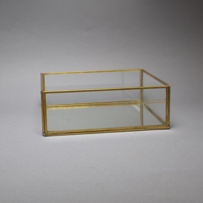 “ガラストレイ”