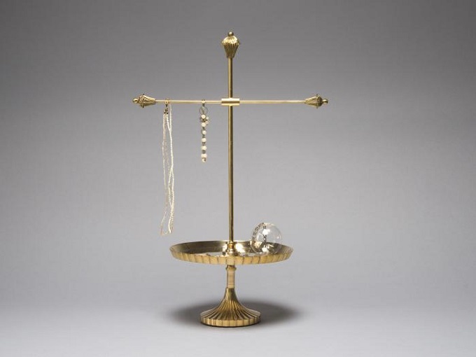 “アクセサリーホルダー”