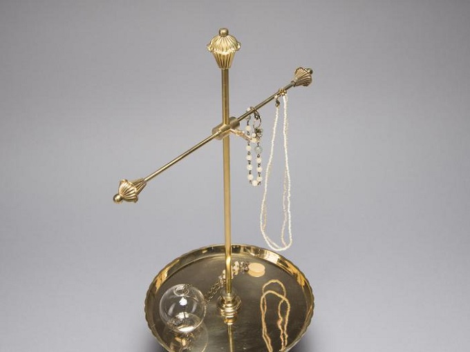 “アクセサリーホルダー”