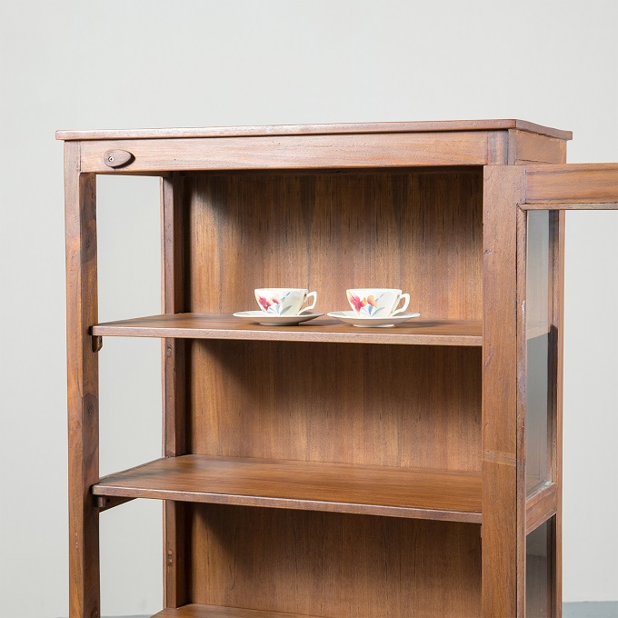 “ガラスキャビネット”