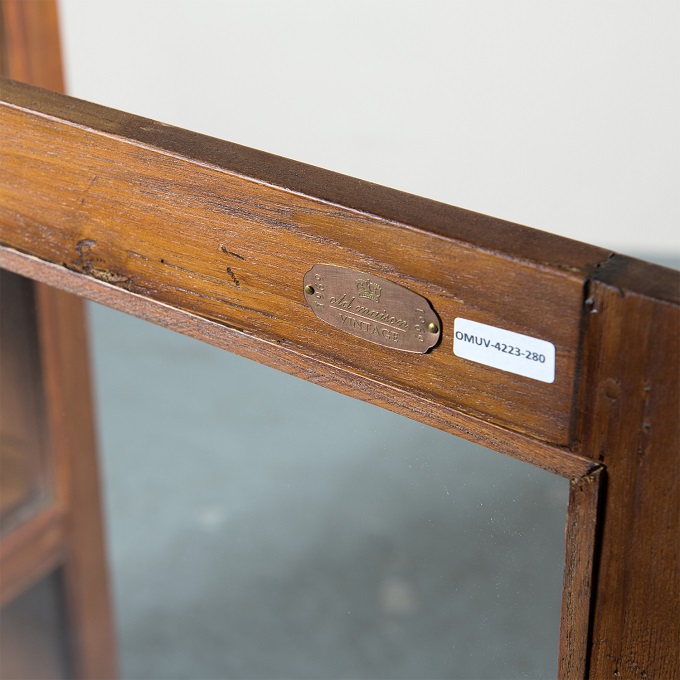 “ガラスキャビネット”