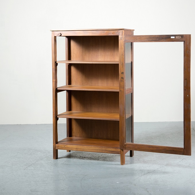 “ガラスキャビネット”