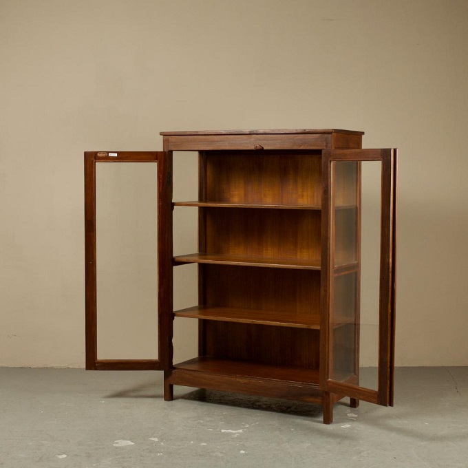 “ガラスキャビネット”