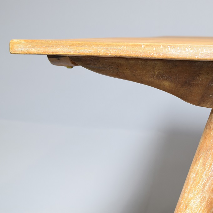 “サイドテーブル”