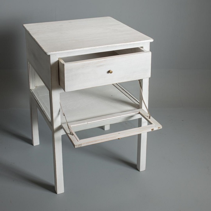 “サイドテーブル”