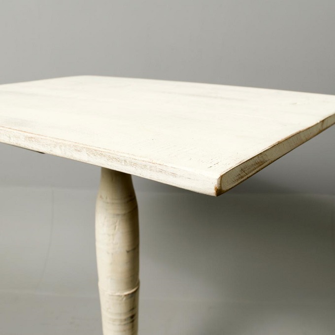 “サイドテーブル”