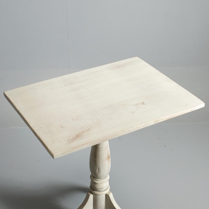 “サイドテーブル”