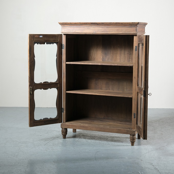 “ガラスキャビネット”