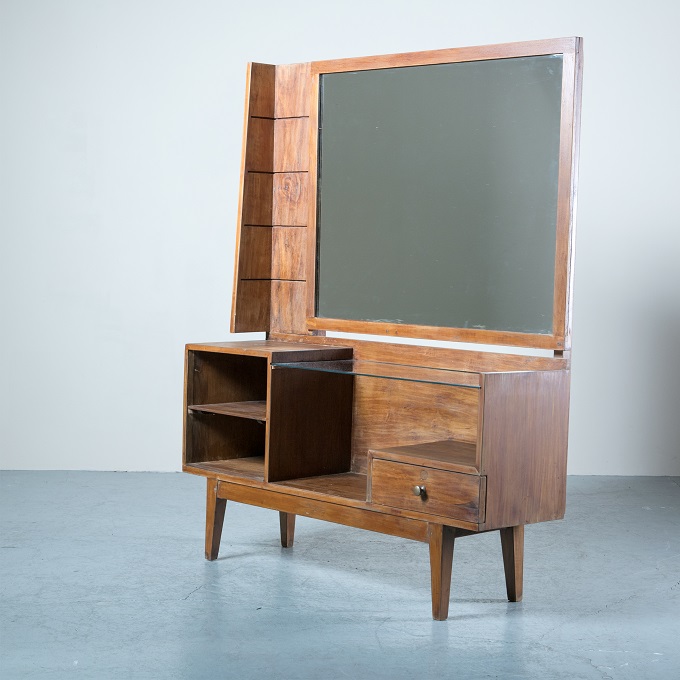 “ドレッサー”